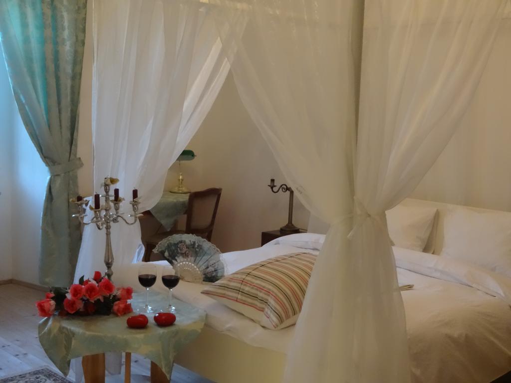 Hotel Kastiel Biela Dama A Cierny Rytier Krompachy Zimmer foto