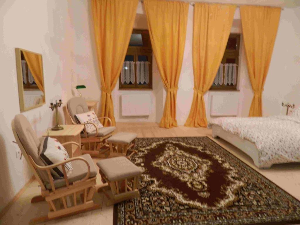 Hotel Kastiel Biela Dama A Cierny Rytier Krompachy Zimmer foto