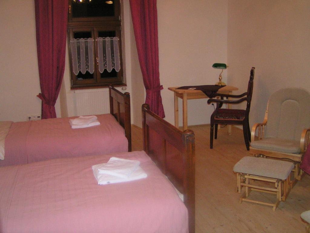 Hotel Kastiel Biela Dama A Cierny Rytier Krompachy Zimmer foto