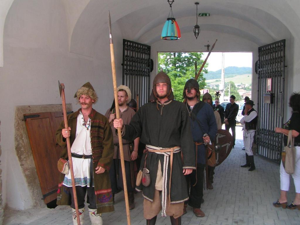Hotel Kastiel Biela Dama A Cierny Rytier Krompachy Exterior foto