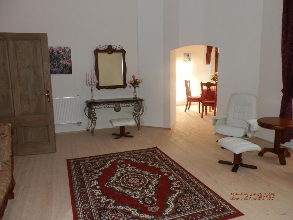 Hotel Kastiel Biela Dama A Cierny Rytier Krompachy Zimmer foto